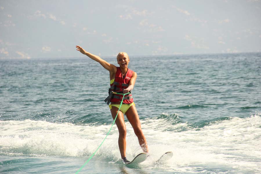dassia-corfu-waterski-summer-activities-water-sports-adrenaline-sports-practice-fun-holidays-in-corfu