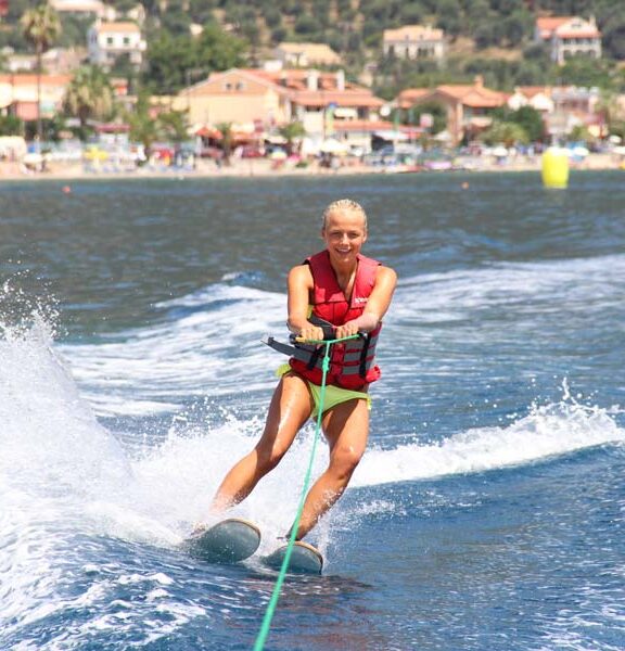 dassia-corfu-waterski-summer-activities-water-sports-adrenaline-sports-practice-fun-holidays-in-corfu